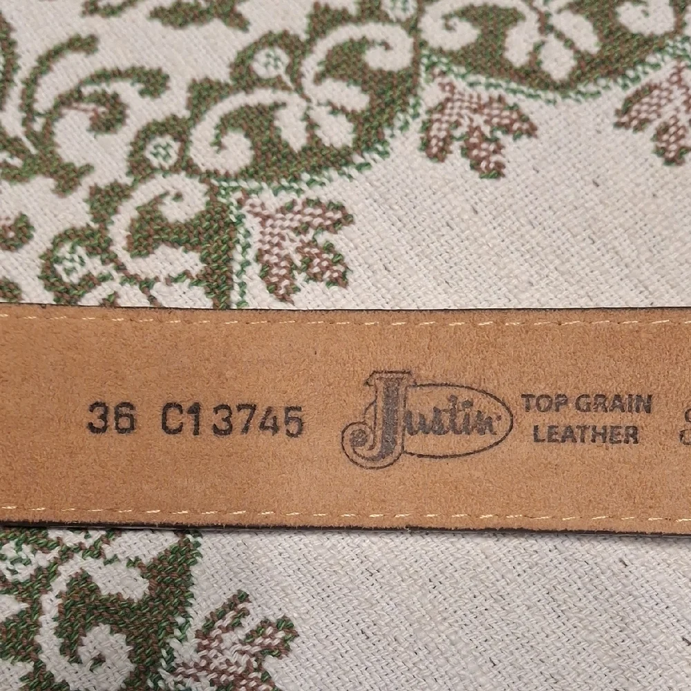 Elegant Brown Leather Belt with Silver Buckle - Picture 6 of 16